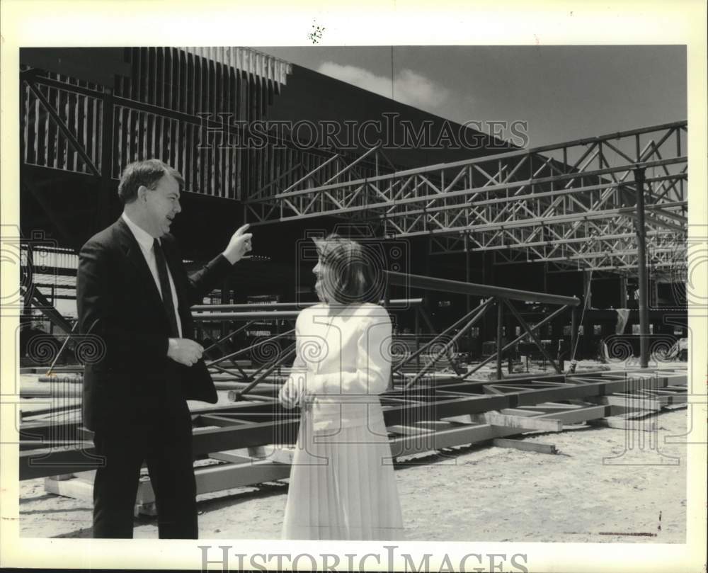 1990 Press Photo Cliff Wallace &amp; Brett Ward of the Pontchartrain Civic Center- Historic Images