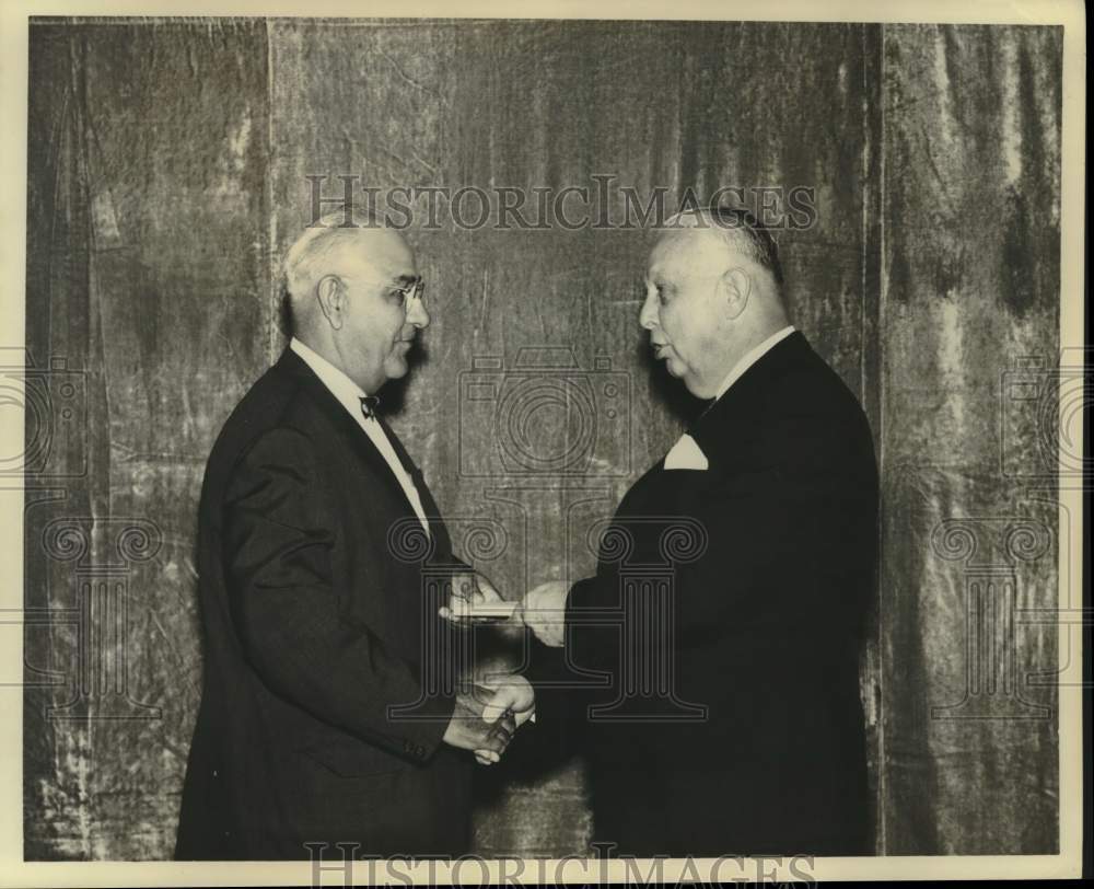 1964 Press Photo John Eugene Primaut receives award from Wayne A. Johnston