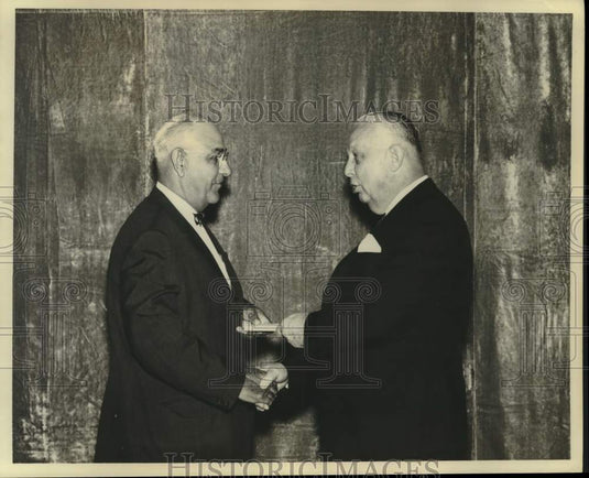 1964 Press Photo John Eugene Primaut receives award from Wayne A. Johnston