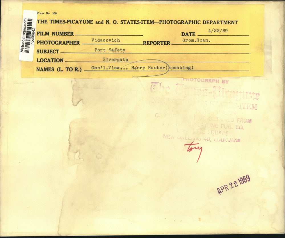 1969 Press Photo Henry Rauber, speaking at the Port Safety Meeting - noc09842