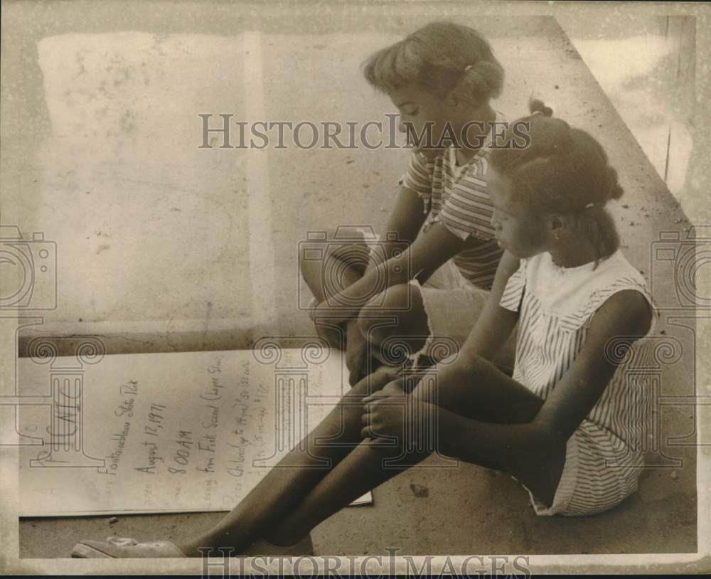 1971 Press Photo Jo Ann Harris &amp; Susan Sayles- Project Area Community Program- Historic Images