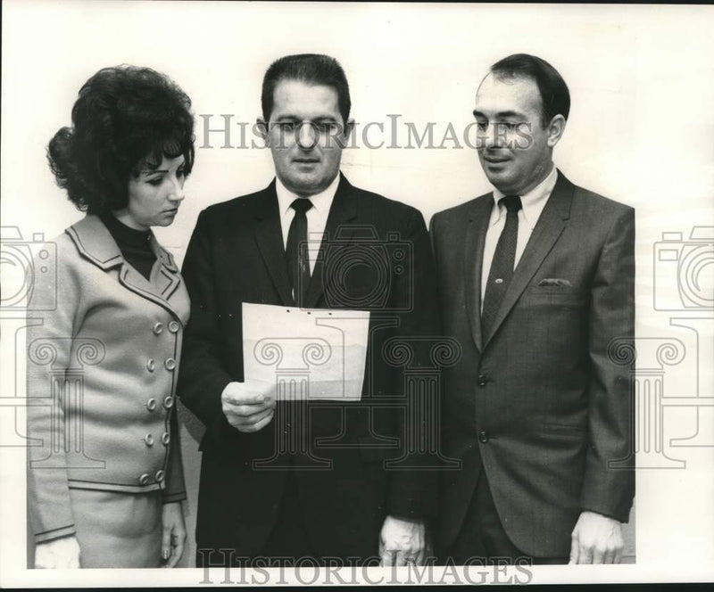 Load image into Gallery viewer, 1969 Press Photo Louisiana Chapter National Cystic Research Foundation Officers
