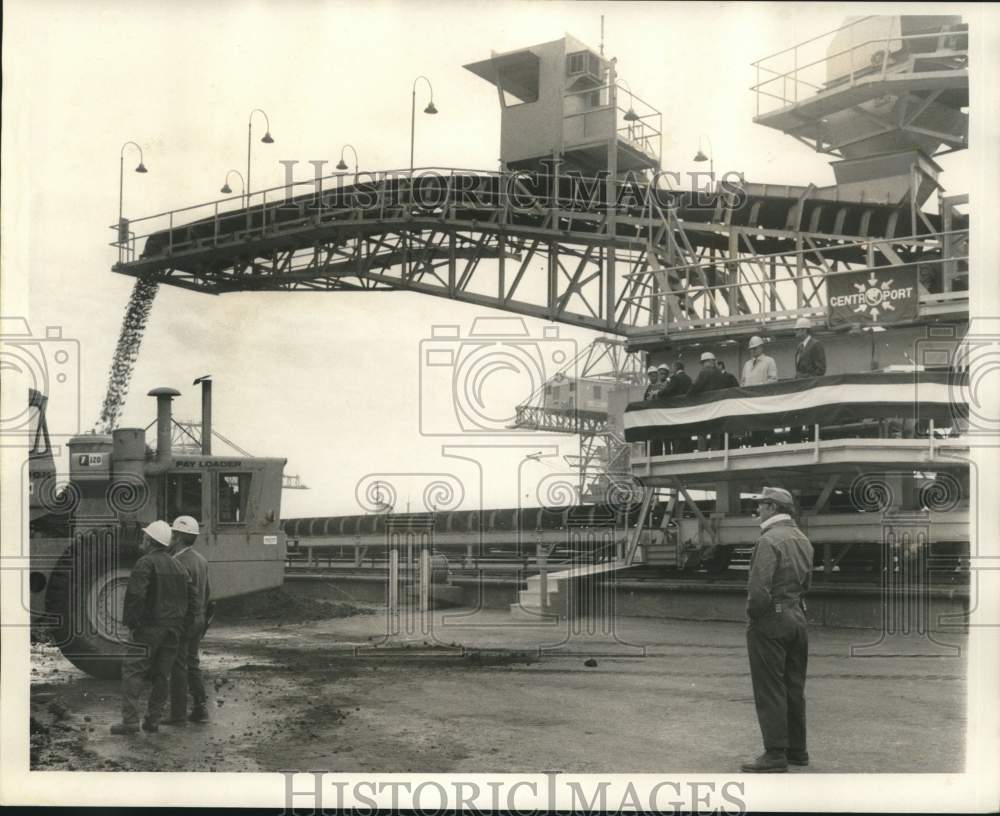 1973 Press Photo Equipment in the new stacking plant at the Public Bulk Terminal- Historic Images