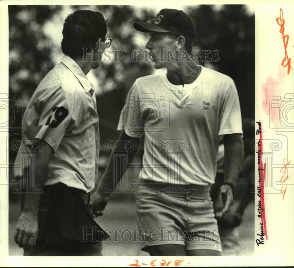 1988 Press Photo Coach Tim Rebowe Argues With Umpire At Game In Destrehan- Historic Images