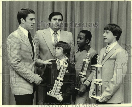 1980 Press Photo Sertoma Club Most Valuable Player- NORD's Banquet of Champions- Historic Images