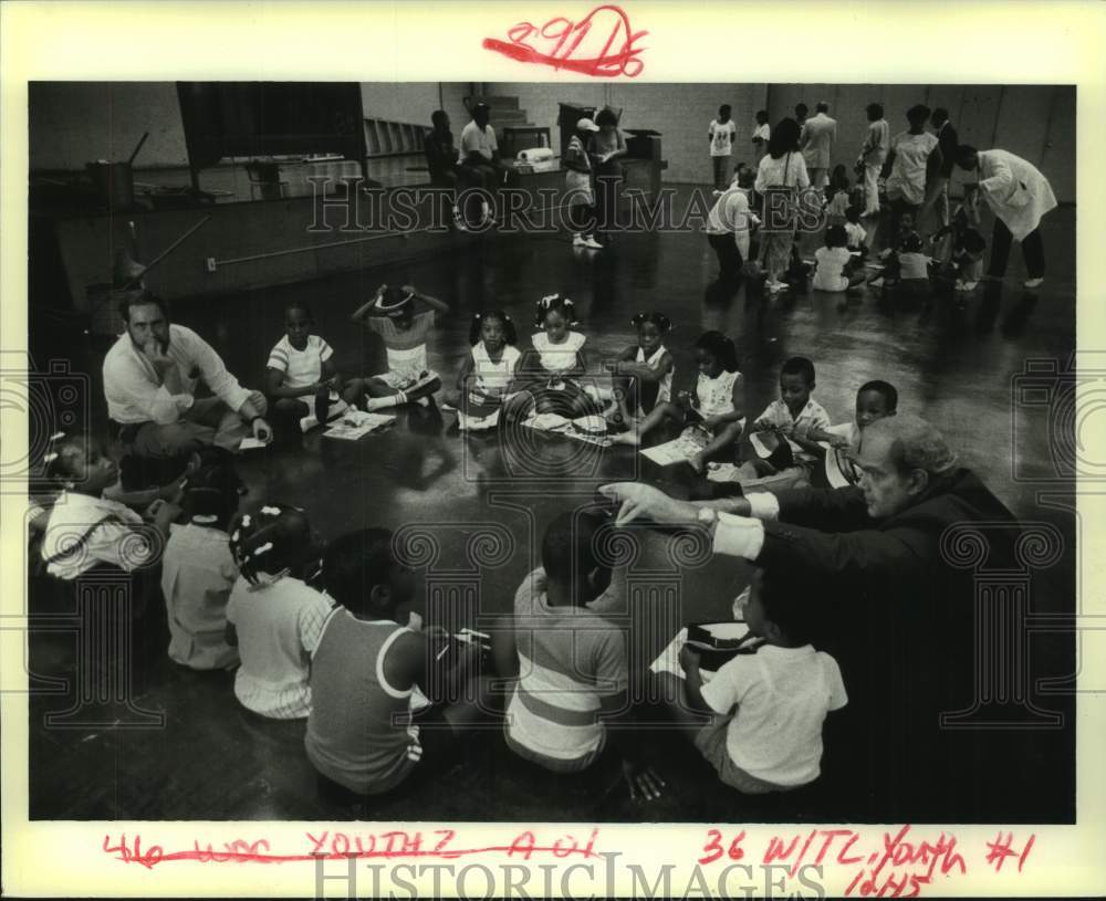 1987 Press Photo NORD&#39;s Summer Youth Opportunity Program at Lawless School - Historic Images