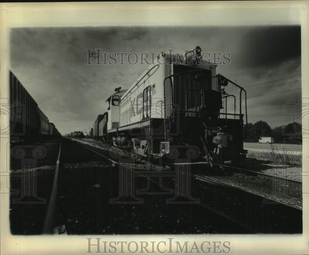 1978 Press Photo Train on track in Louisiana - noc10660