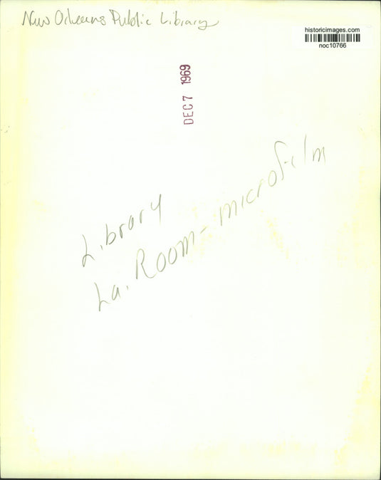 1969 Press Photo Woman reads microfilm at New Orleans Public Library - noc10766