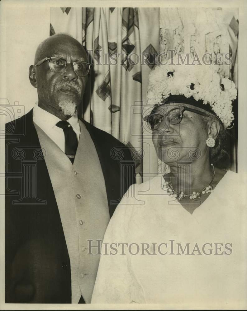 Load image into Gallery viewer, 1966 Press Photo Rev. &amp; Mrs. Felton Raphael on their Golden Wedding anniversary
