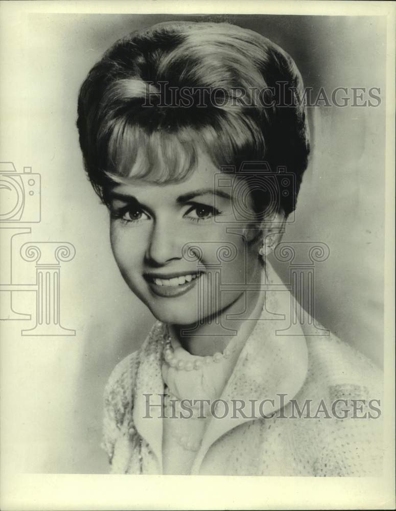 1965 Press Photo American actress and singer, Debbie Reynolds- Historic Images