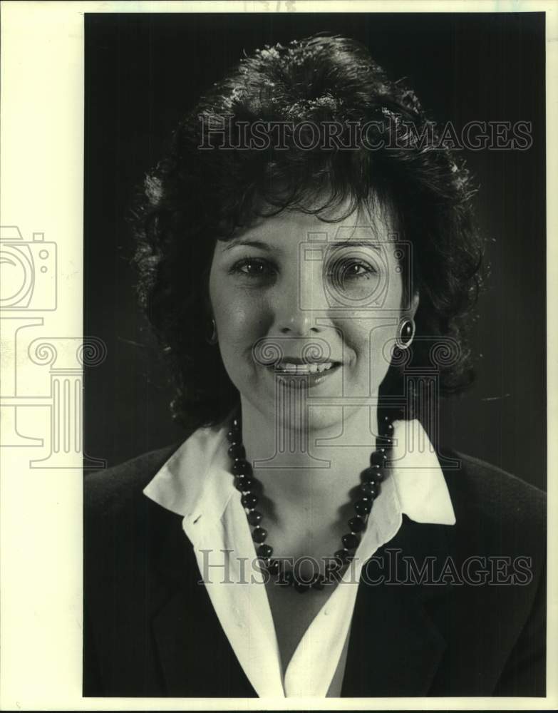 1984 Press Photo Mrs. Donald Richardson, president, Hotel Dieu Ladies Auxiliary- Historic Images