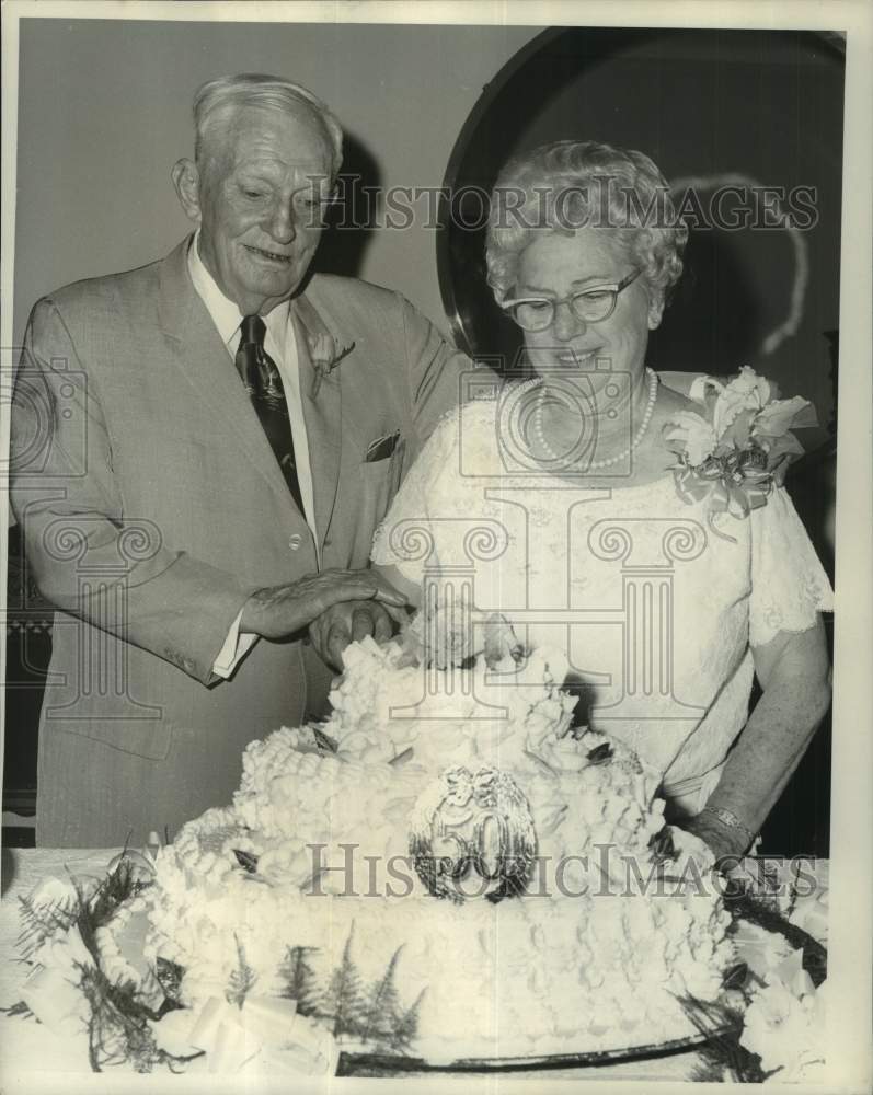 1969 Press Photo Mr. &amp; Mrs. G. Reyer celebrate 50th anniversary in New Orleans- Historic Images