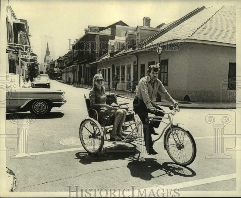 Load image into Gallery viewer, 1972 Press Photo A bicycle-powered rickshaw in the French Quarter - noc11259
