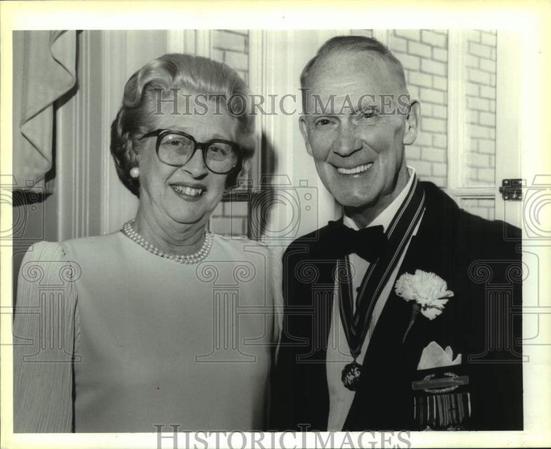 Load image into Gallery viewer, 1993 Press Photo Robin and Randy Richmond of the Society of St. George
