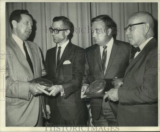 1969 Press Photo Associated Press Awards - George Healy Jr. and Gentlemen