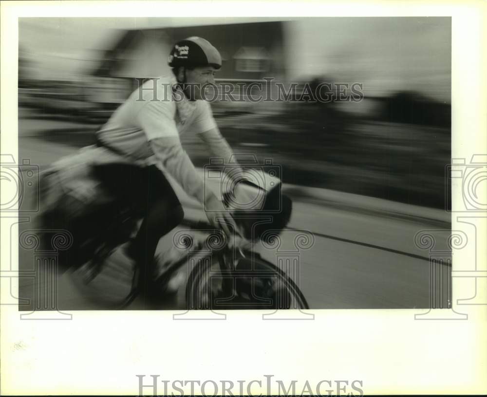 1994 Press Photo Michael Ridgeway, Cyclist Riding for AIDS Awareness- Historic Images