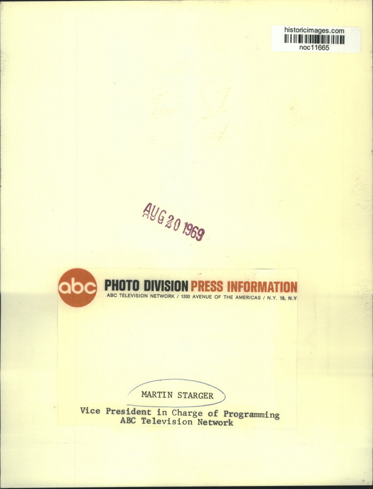 Load image into Gallery viewer, 1969 Press Photo Martin Starger, Vice President of Programming at ABC Television

