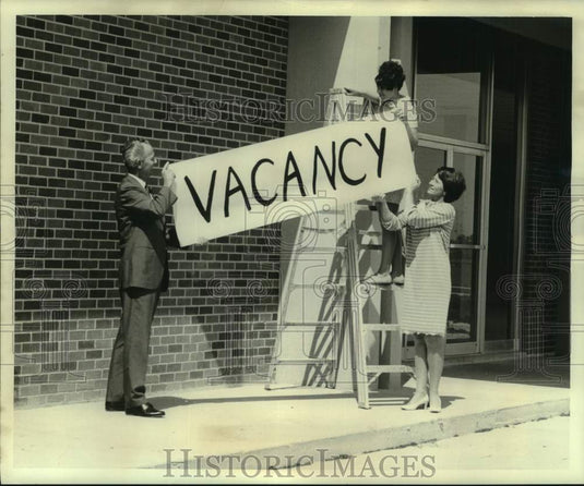 1968 Press Photo Nicholls State College - Officials at Dormitory, Thibodaux- Historic Images