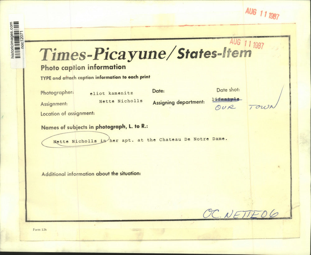 1987 Press Photo Nette Nicholls, Chateau de Notre Dame Apartments - noc12071