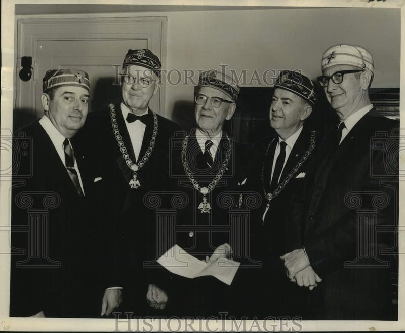 Load image into Gallery viewer, 1964 Press Photo Knights Commander Court of Honor Investiture Ceremony
