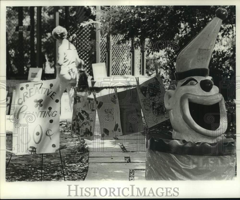 1973 Press Photo Art exhibit at Audubon Zoo in New Orleans - Historic Images