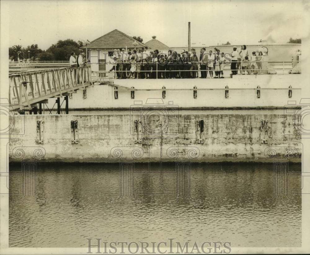 1968 Press Photo Tour of Water Purification Plant, New Orleans Water Board- Historic Images