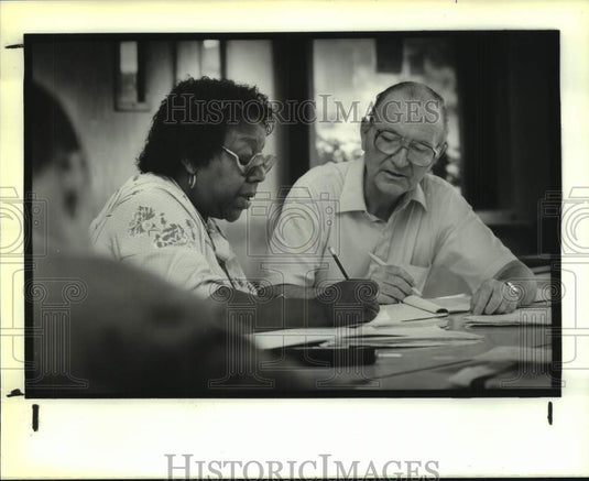 1989 Press Photo Brother Joe Porter & Venetia Carter in Adult Class at St. Judes- Historic Images