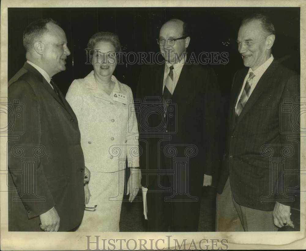 1969 Press Photo Committee Discusses Educational Finance at Jung Hotel