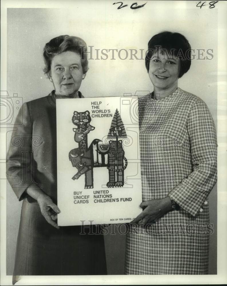 1968 Press Photo Mrs. George Pigman, Mrs. J. Phelps hold UNICEF poster