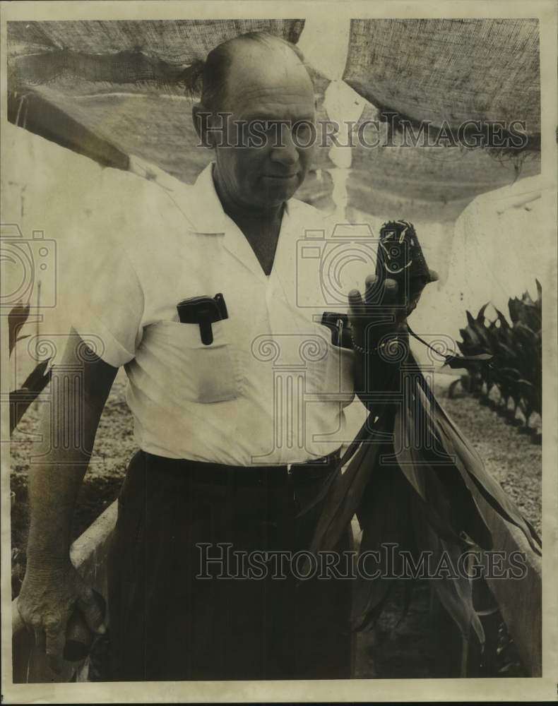 Press Photo Park Commission horticulturist Eugene Reber in Louisiana- Historic Images