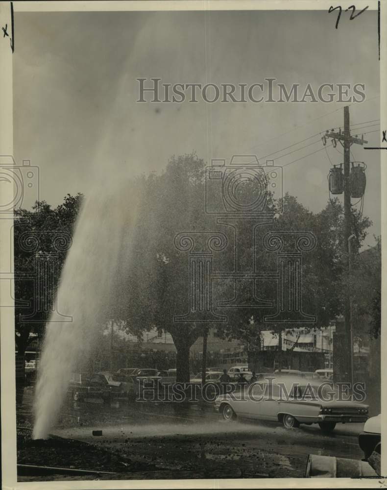 1964 Press Photo New Orleans Water Main Broken on Canal Street- Historic Images