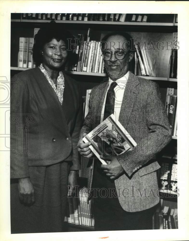 1991 Press Photo Josie LaCour and Claude Reese, Black History Exhibit- Historic Images