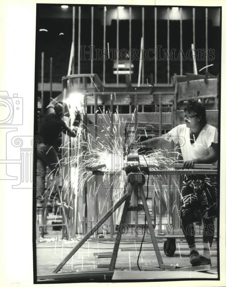 1988 Press Photo Workers Build Platform for Republican National Convention- Historic Images