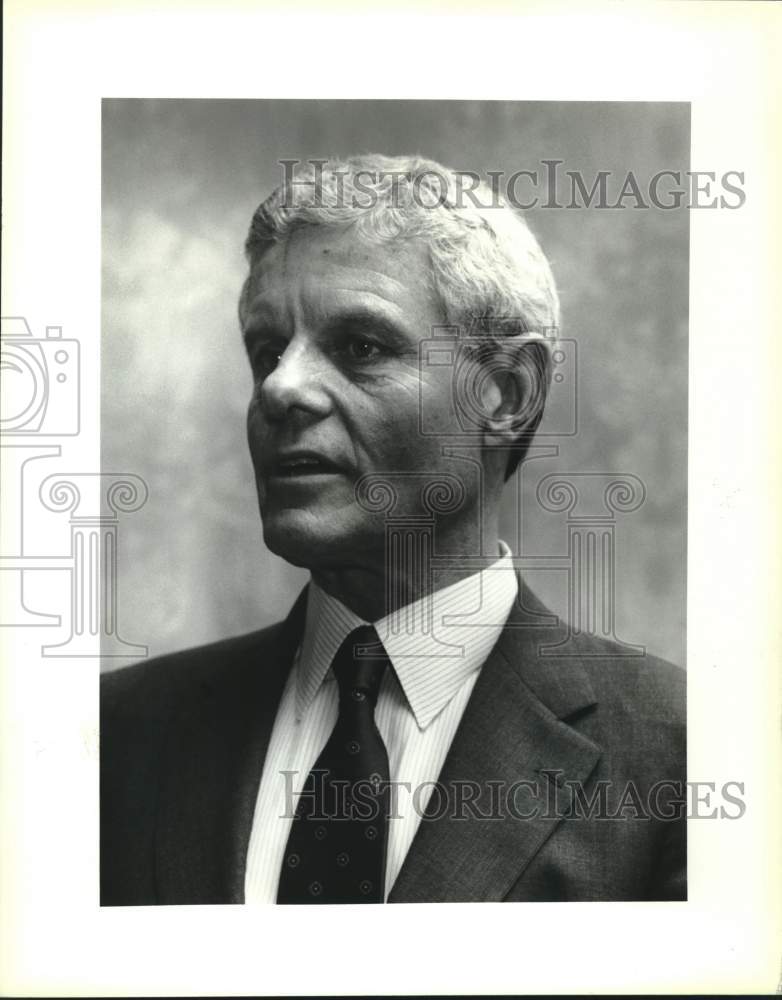 1992 Press Photo Ned Regan, New York State Controller, at Emerging Managers - Historic Images