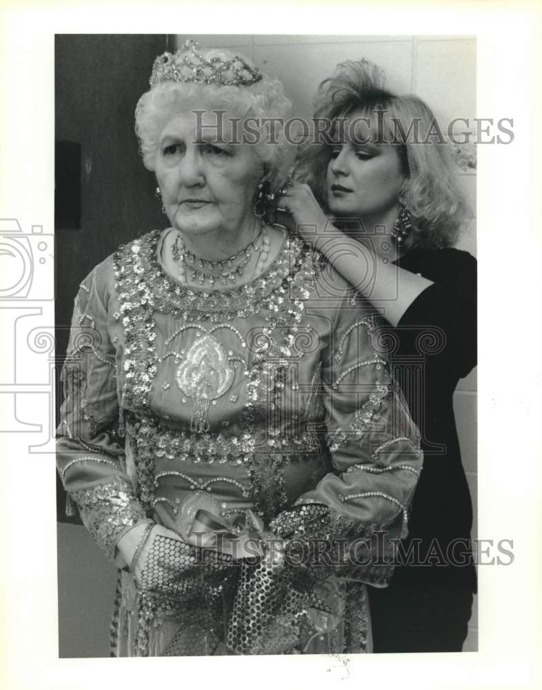 1993 Press Photo Maison Orleans Nursing Home-Pauline Reeher, Mardi Gras Queen- Historic Images