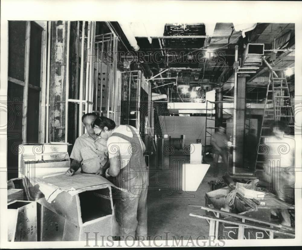 1974 Press Photo Republic National Bank of Louisiana Workers at Construction- Historic Images