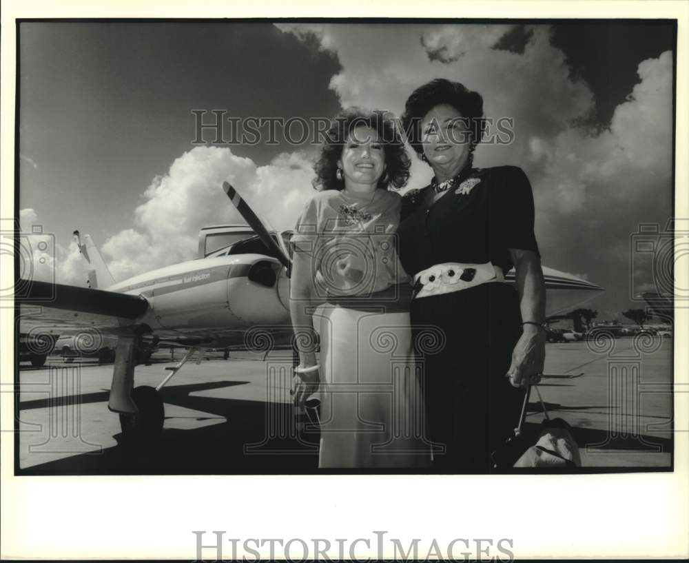 1988 Press Photo Some GOP Delegates Traveled by Private Plane From Lakefront