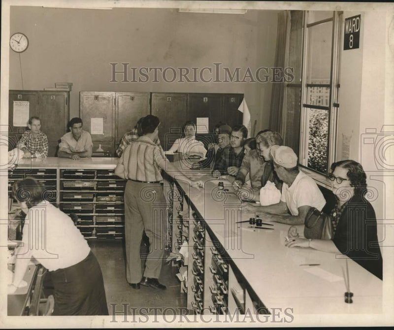Load image into Gallery viewer, 1959 Press Photo Voter registration office in Louisiana - noc13706
