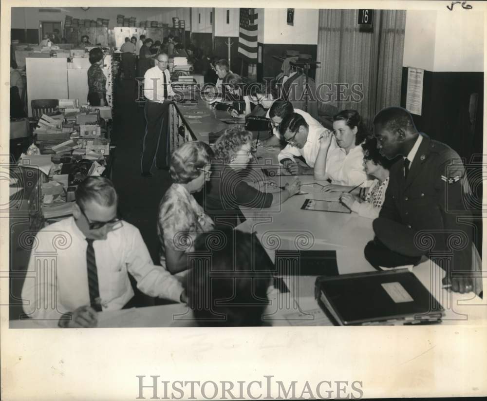 1963 Press Photo Last Day New Orleanians Register To Vote in Primary Election