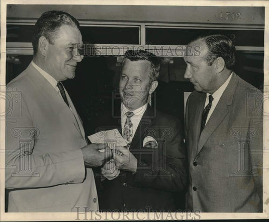 1967 Press Photo Attendees at dedication ceremony of Goodwill in Louisiana