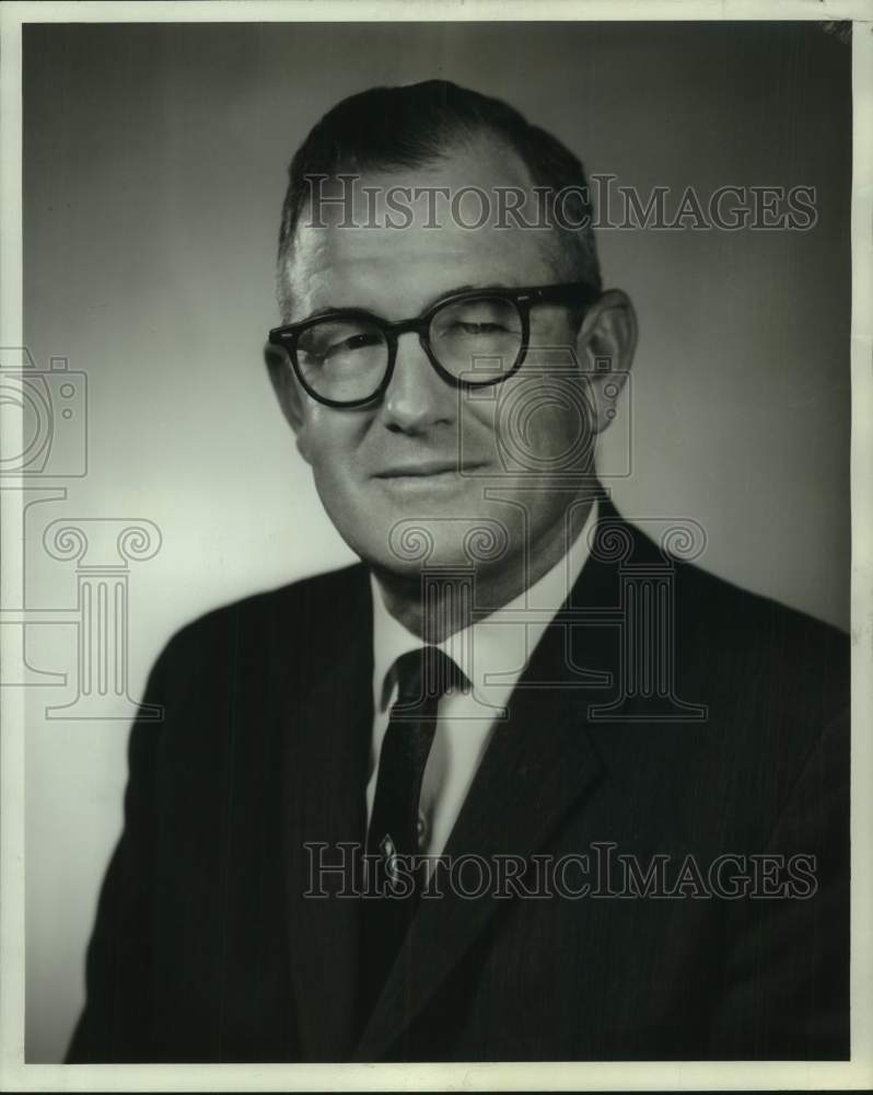 1966 Press Photo Tom Ross, Office Division Chairman, Hospital Spring Fund Drive