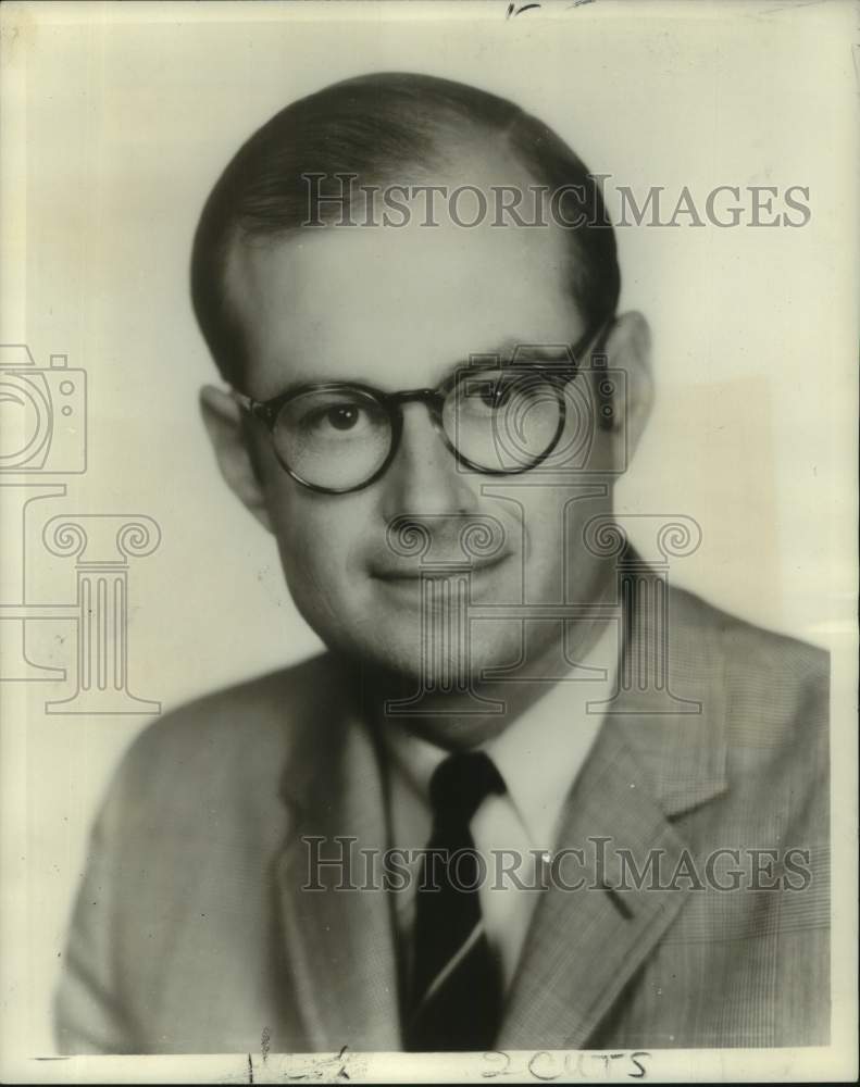 Load image into Gallery viewer, 1969 Press Photo Kennard B. Ross, Vice-President, Johnson &amp; Higgins of Louisiana
