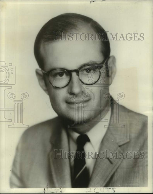 1969 Press Photo Kennard B. Ross, Vice-President, Johnson & Higgins of Louisiana