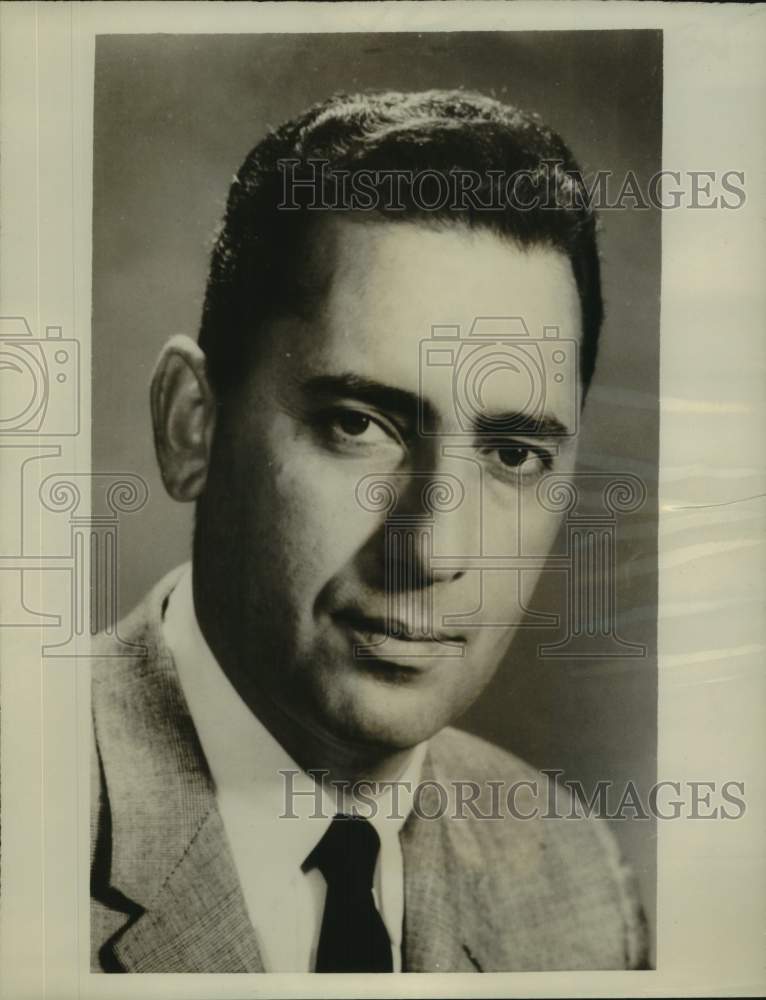 1962 Press Photo Toy executive Saul Robbins in New York. - Historic Images