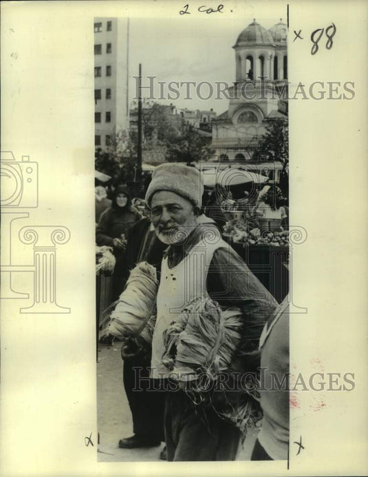 1963 Press Photo Peasants at Colorful Marketplace in Bucharest, Rumania