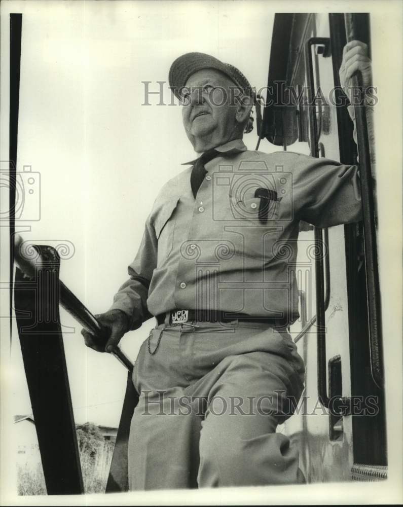 1968 Press Photo J.C. Robicheaux, Engineer, on Train - noc14993