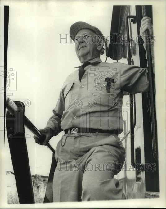 1968 Press Photo J.C. Robicheaux, Engineer, on Train - noc14993