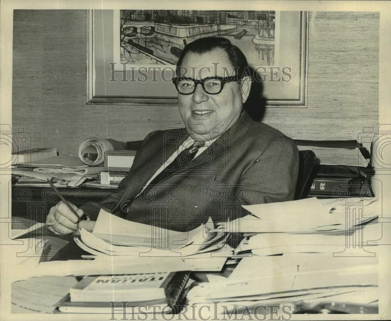 Load image into Gallery viewer, 1966 Press Photo Julius Rosenblum, Bridge Expert - noc15233

