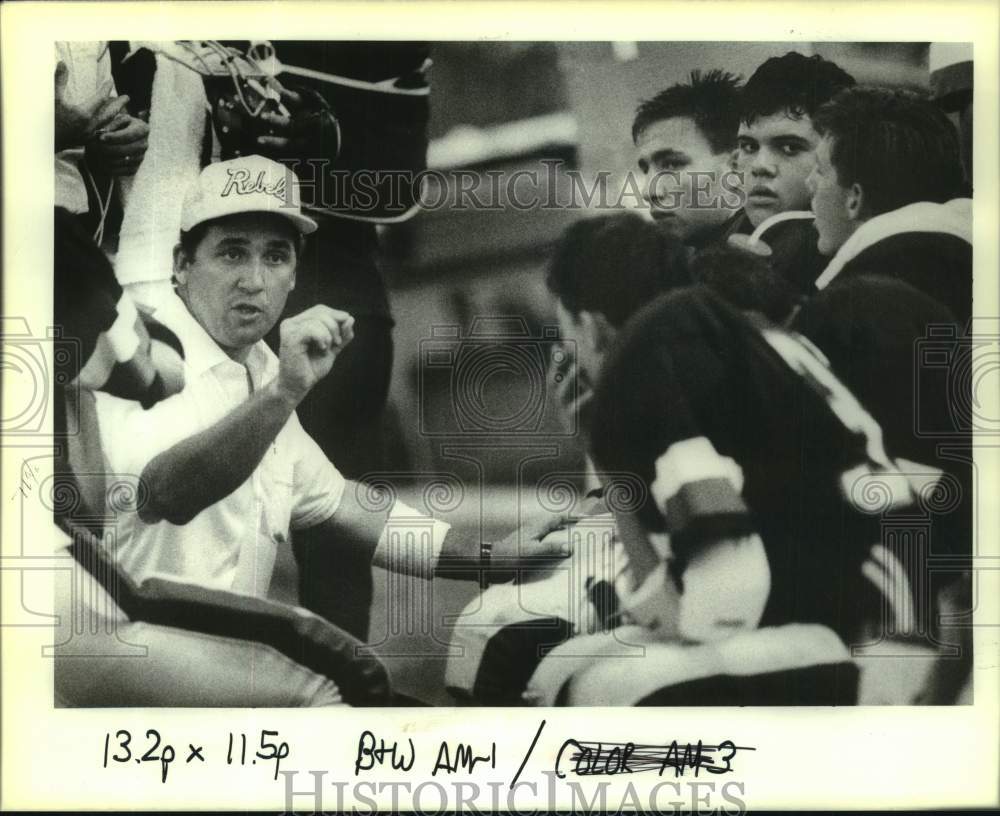 1989 Press Photo Mickey Roussell, Riverside Academy Football Coach &amp; Players- Historic Images