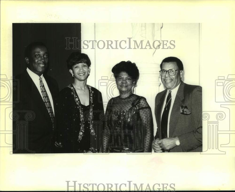 Load image into Gallery viewer, 1994 Press Photo Mrs. &amp; Mrs. Virgil Robinson &amp; Mr. &amp; Mrs. Johnson at STUD Event
